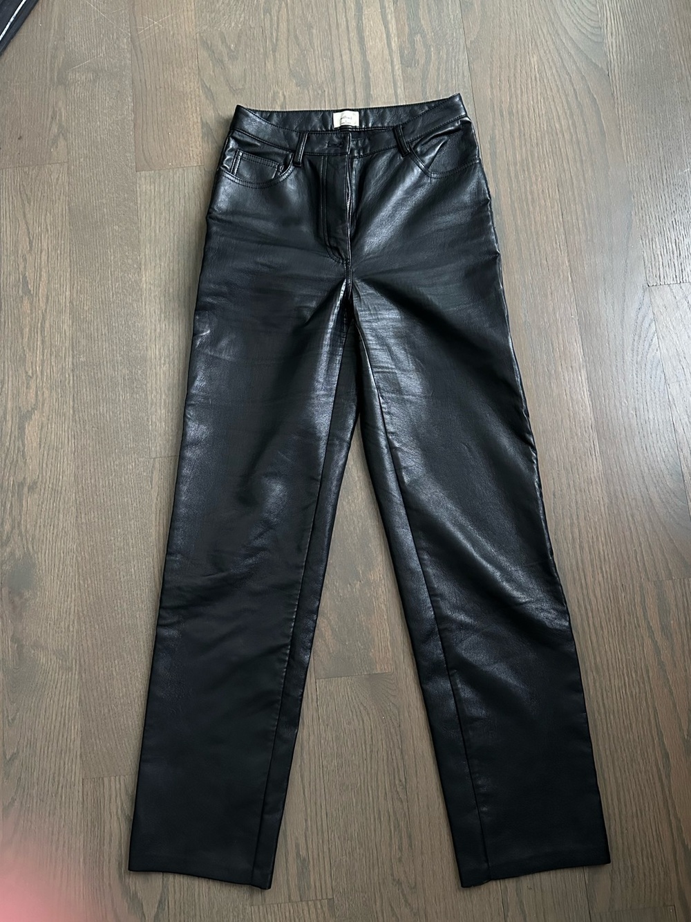 Wilfred Melina Pant Aritzia size 4 Black Faux Leather Straight-Leg Pants